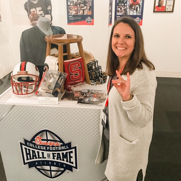 *Posh Ambassador* - Picture 2 of 2